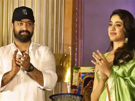 Janhvi Kapoor’s sexy moves and Jr NTR’s energy in Devara song。